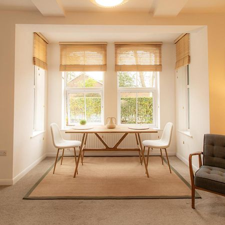 Crescent House Apartments テルフォード エクステリア 写真